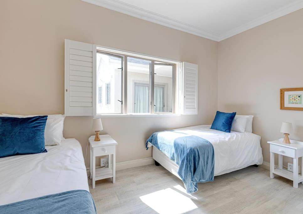 Seafront Retreat In Sandbaai Hermanus Exterior foto